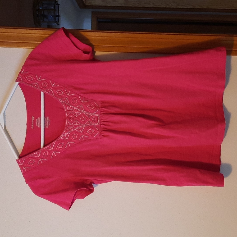 St John's Bay Fuchsia Embroidered Top Size Small